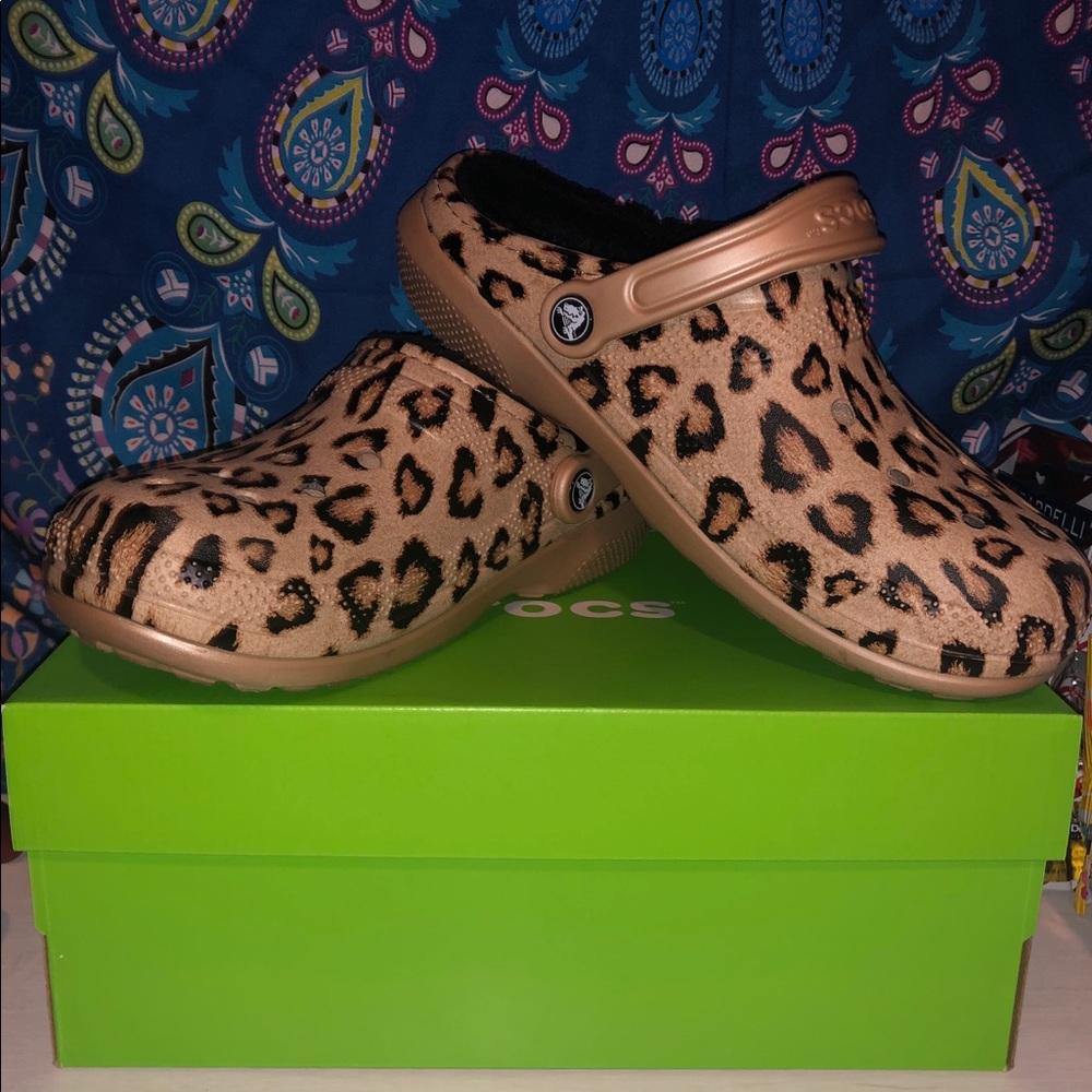 Leopard Print Fur Lined Crocs Women’s Size 9